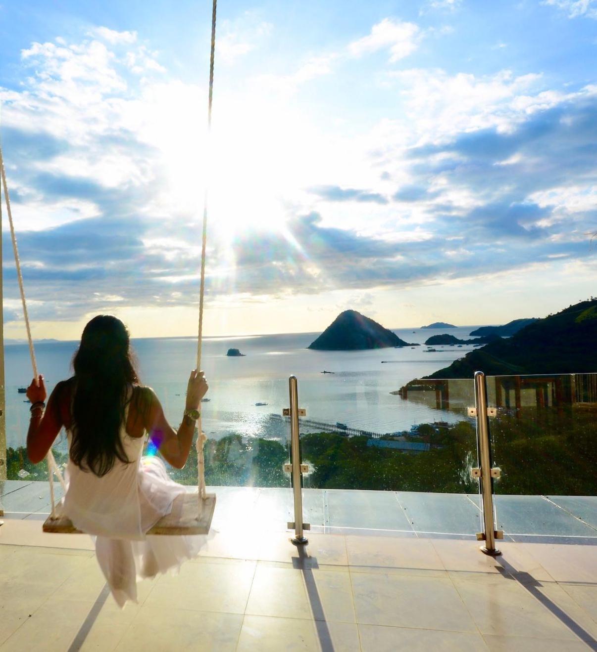 Sunset Hill Hotel Лабуан Баджо Екстериор снимка